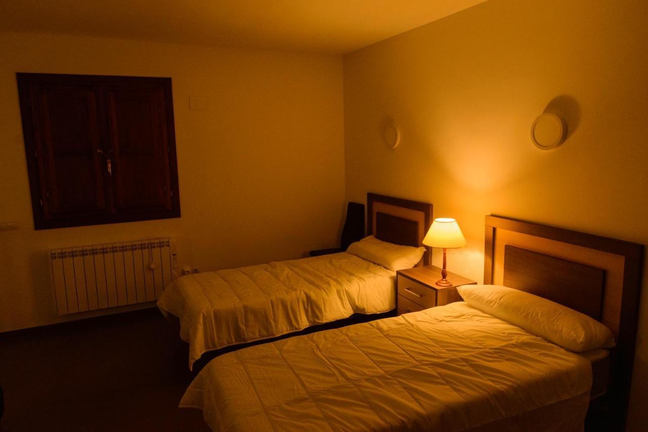 Unduesina Albergue Undues De Lerda Ngoại thất bức ảnh