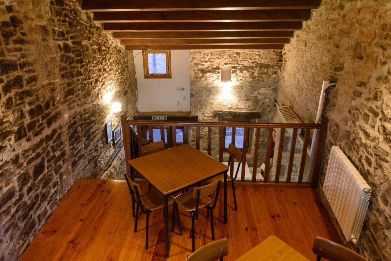 Unduesina Albergue Undues De Lerda Ngoại thất bức ảnh